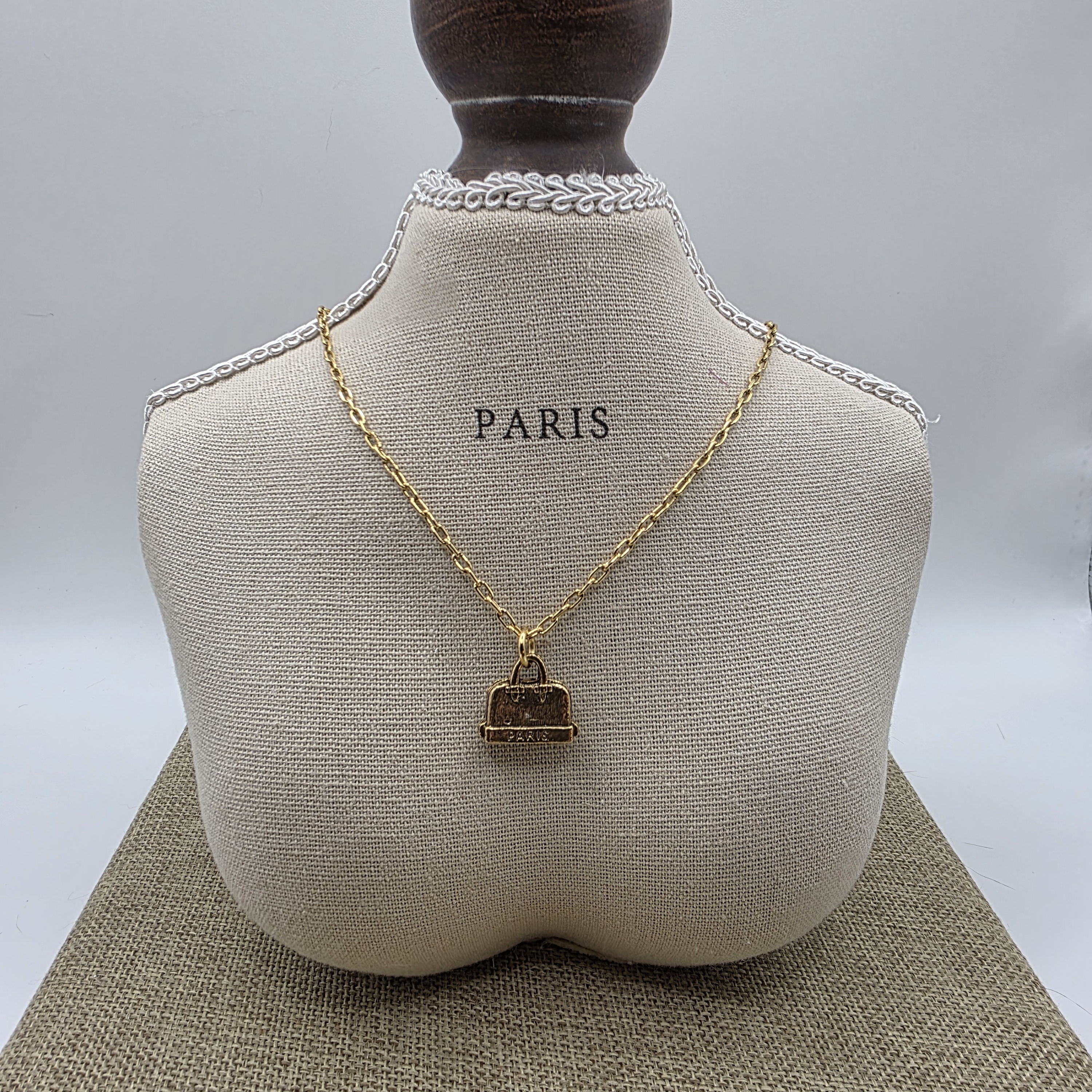Yochi Gold Chain Necklace With Pendant